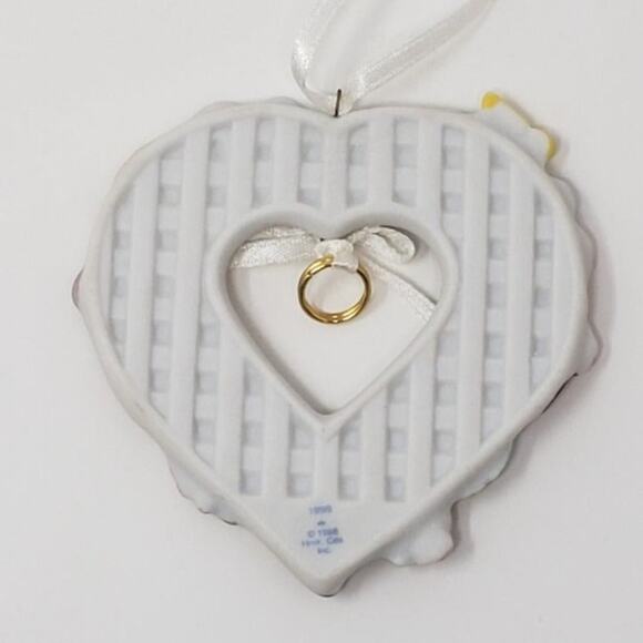 1999 Hallmark Wedding Memories Handcrafted Keepsake Easter Ornament - Picture 5 of 6